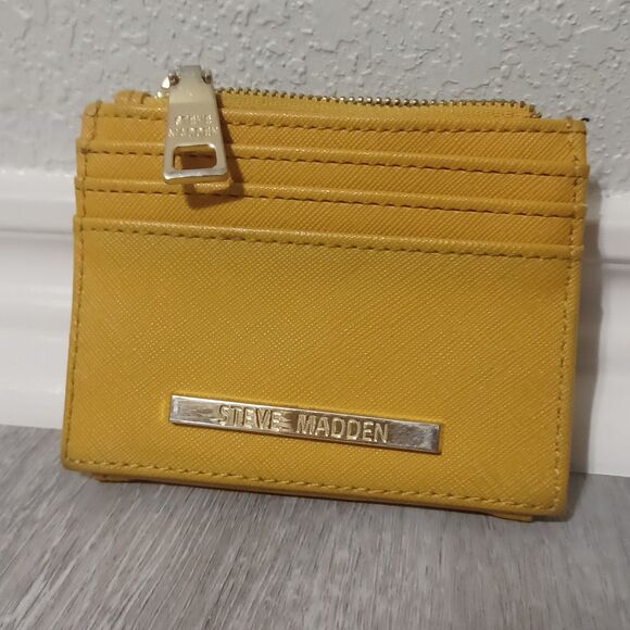 EUC Mustard Yellow Steve Madden Bhayden Card Case w/ Paisley Mini Crossbody - Picture 2 of 7